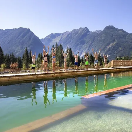 In Neukirchen For 8-guests シャレー *