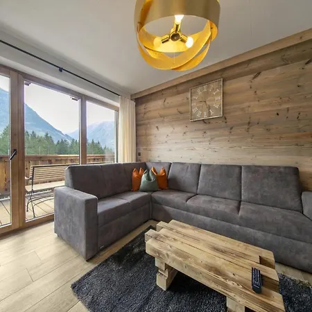 In Neukirchen For 8-guests シャレー *